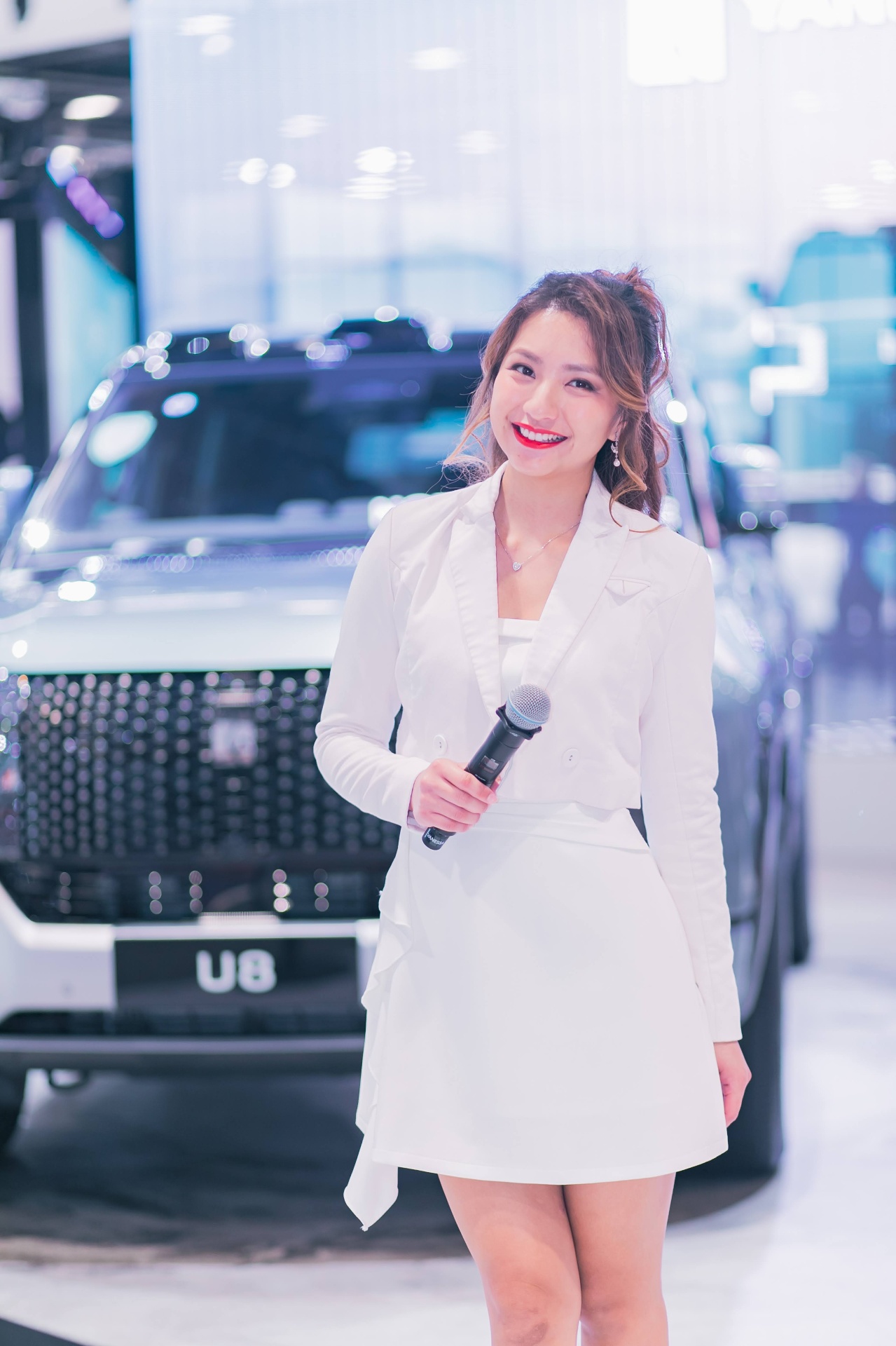 Hosting Yangwang U8 launch